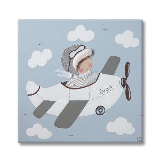 cuadro infantil personalizado niño en avión fondo azul con nubes y avión blanco