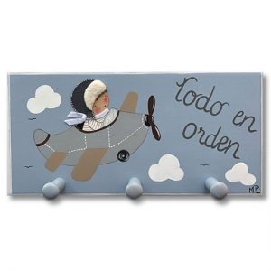 Perchero infantil pared de madera avion