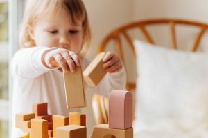 decorar habitacion bebe montessori materiales